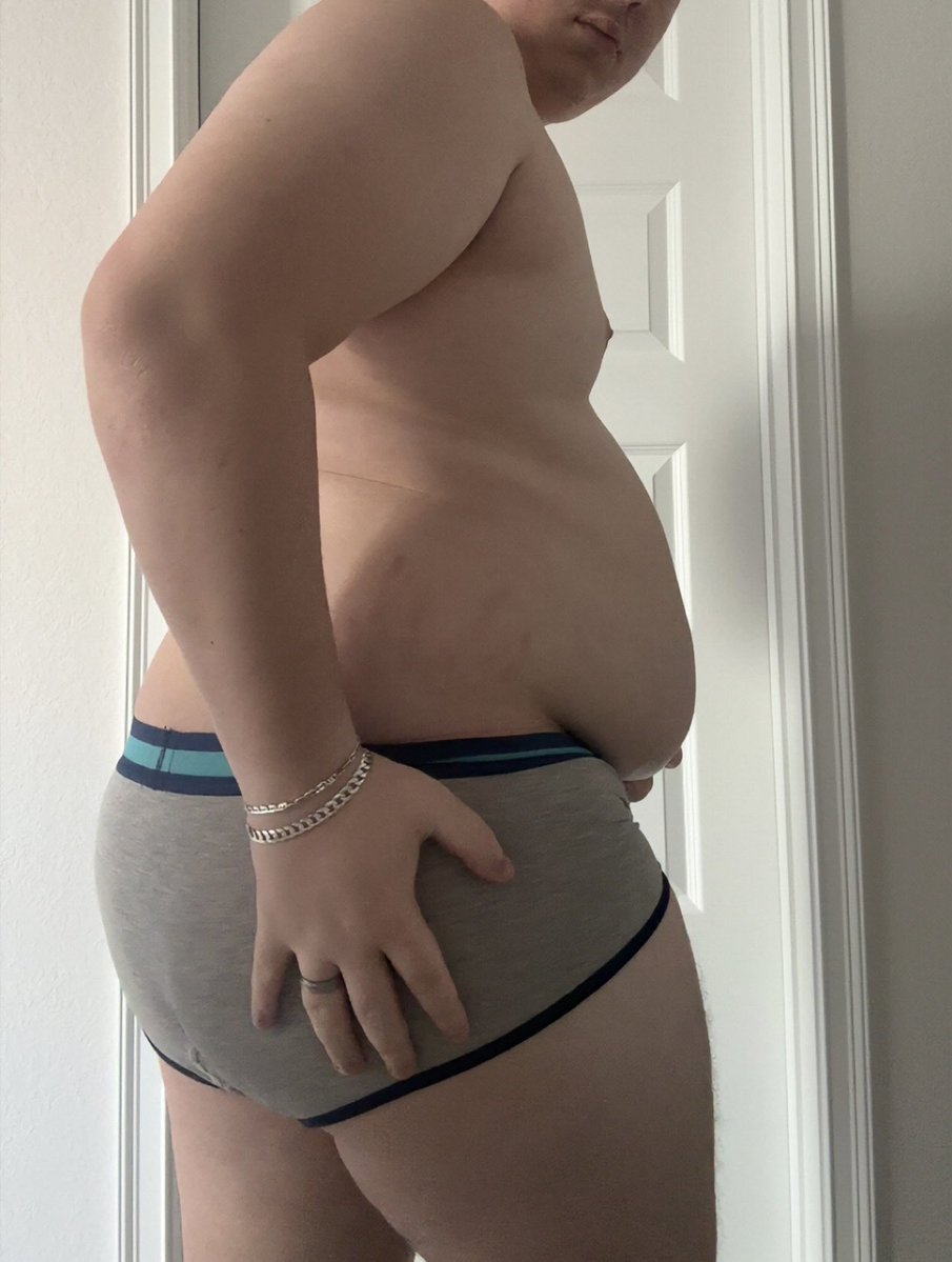 THE fattest twink 🤭 (+115 pounds) tweet media