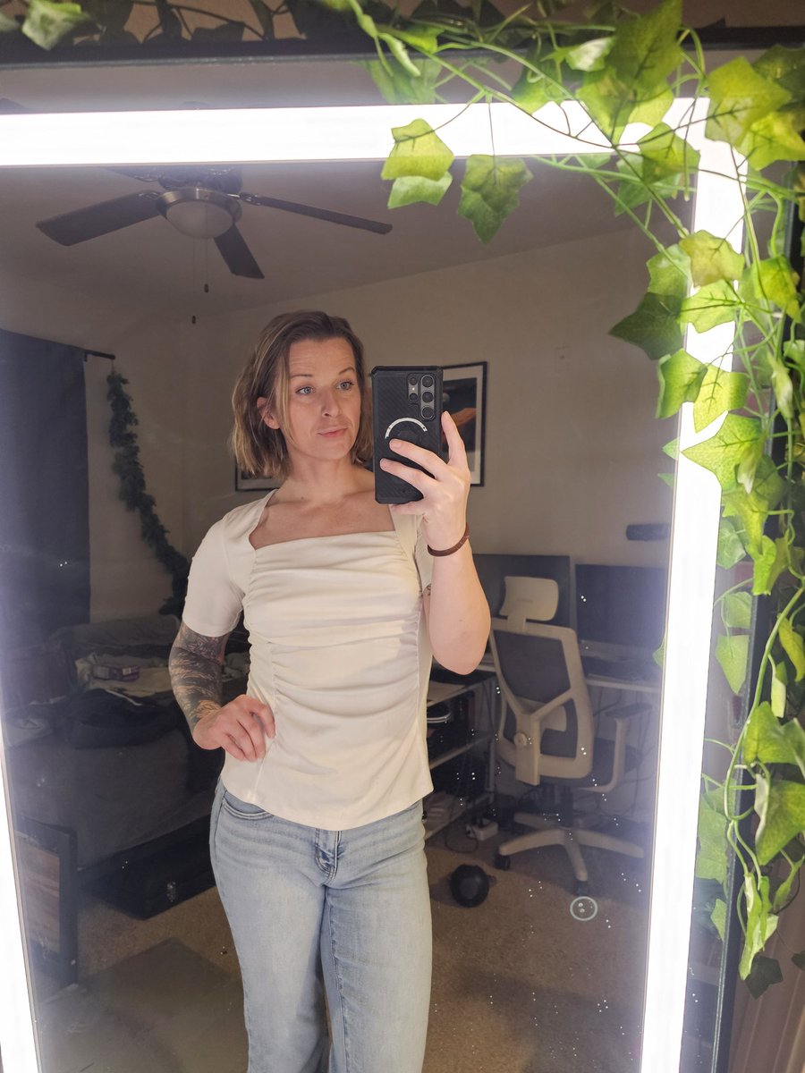 Tara Rides tweet media