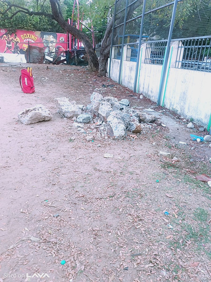 hyacoob2010's tweet photo. Garbage has not been removed from the Gopalapuram playground in Ward 111 of Chennai Corporation for the past several days.@CMOTamilnadu @Udhaystalin @Dr_Ezhilan @chennaicorp https://t.co/2qDgWxcpWr