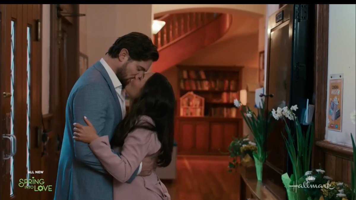 BucasLouchard's tweet image. another smooch

#TwoForTee #ChrisMcNally
@MichelleVicary @Hallmarkchannel
@ChrisMcNally_ @JanelParrish