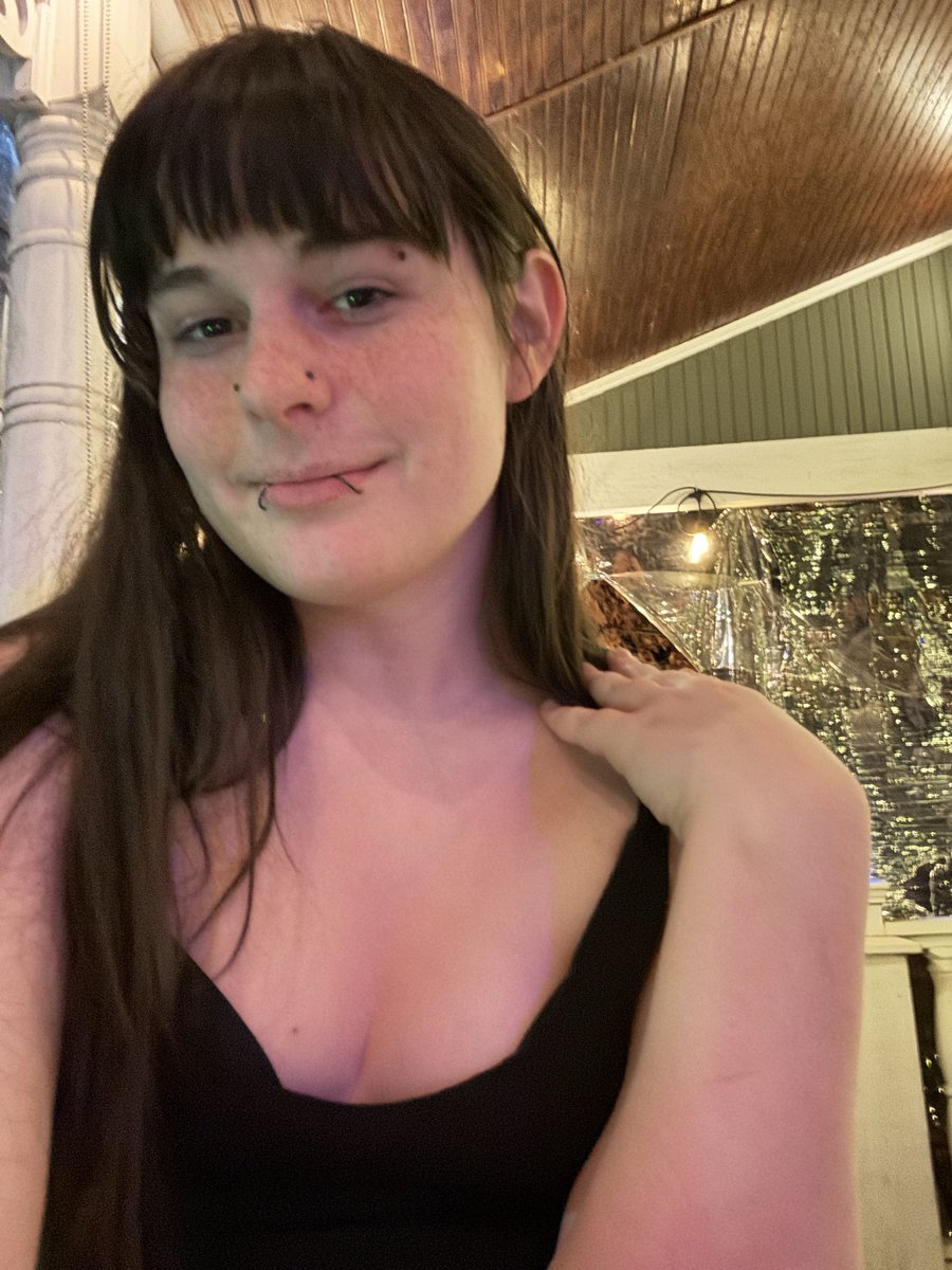 Frog-Witch🌹 tweet media