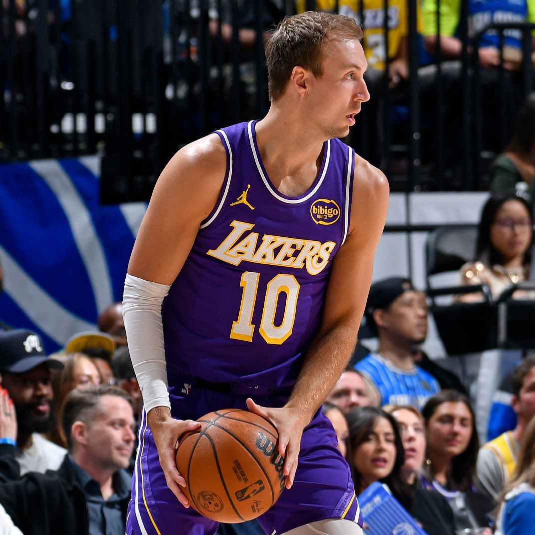 LakeShowYo tweet media