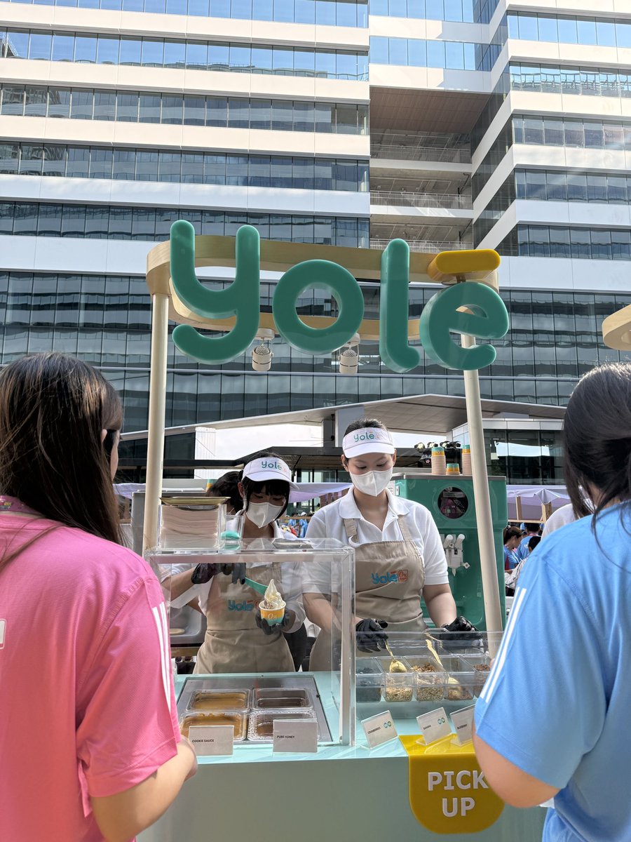 Yolé Thailand tweet media