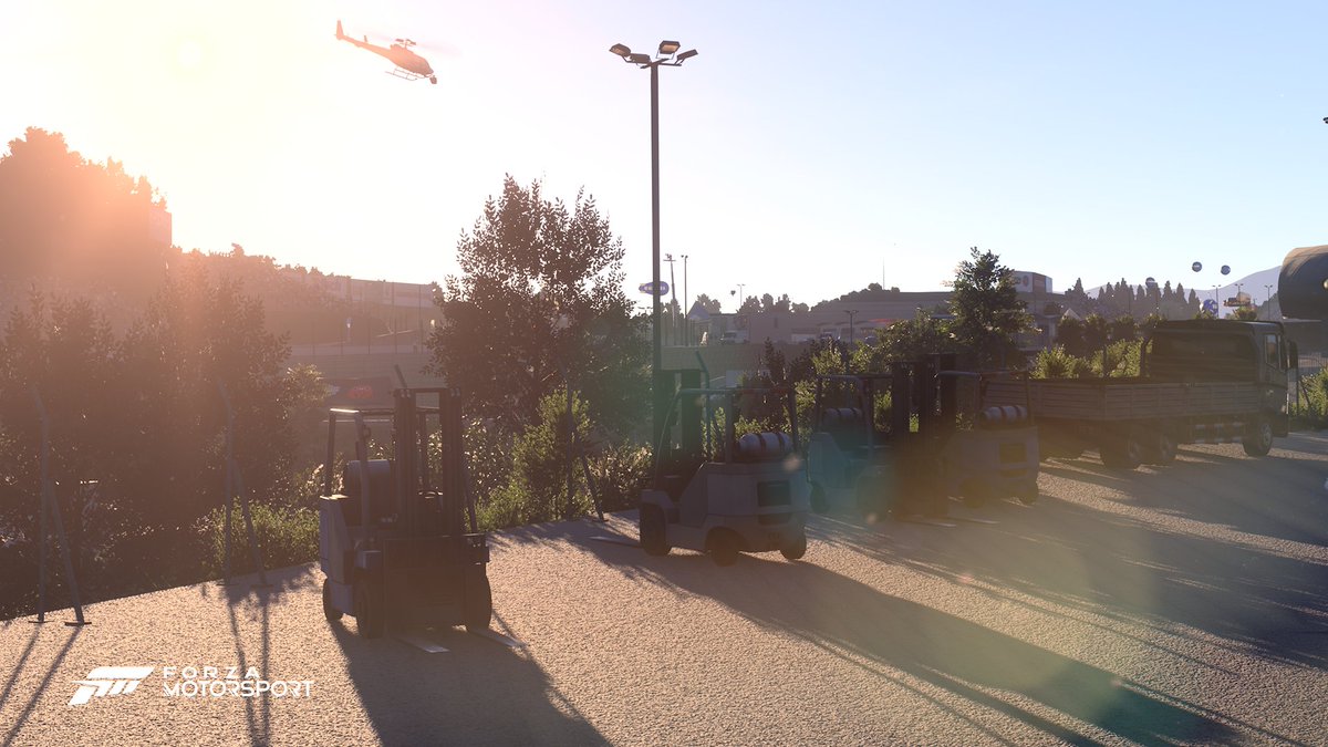 PlayLife tweet media