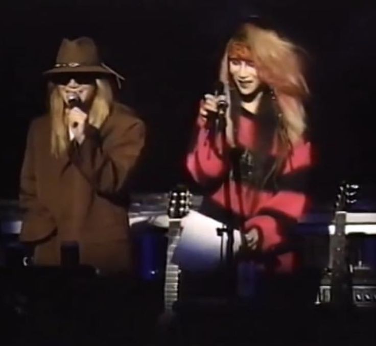 hide daily❤️💛❤️💛 tweet media