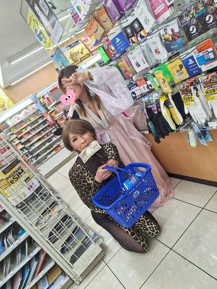 あつき tweet media