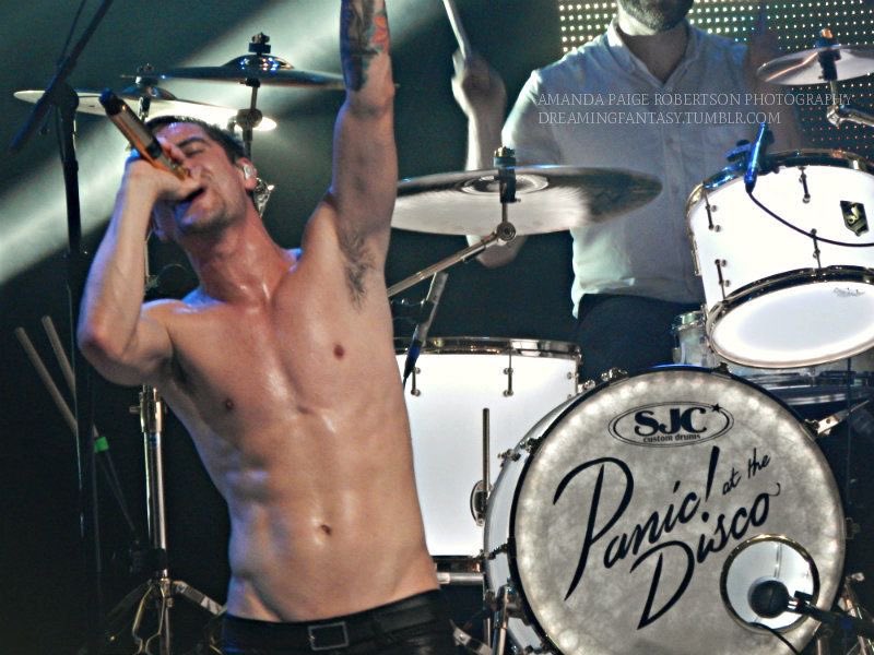 🎱 brendon urie butt luver ꪆ𓏲 tweet media