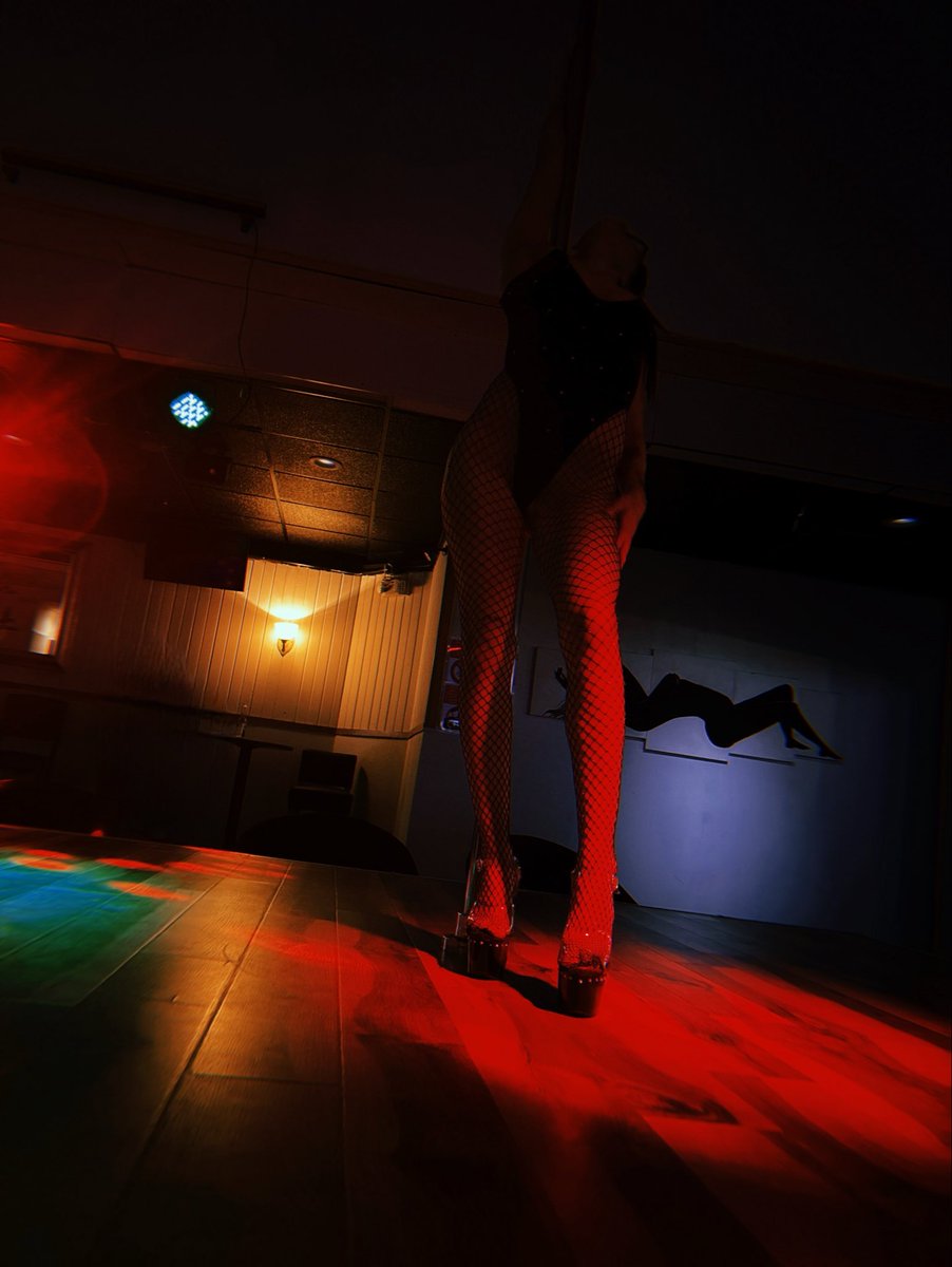 Mileyvmry's tweet photo. I’ll catch you in these nets🫴🫧👣
#footfetısh #feetfetısh #stripper https://t.co/0MHyT3uhUb