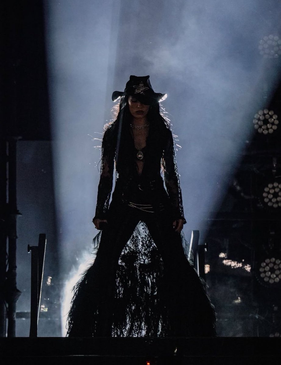 marti ⛤ tweet media