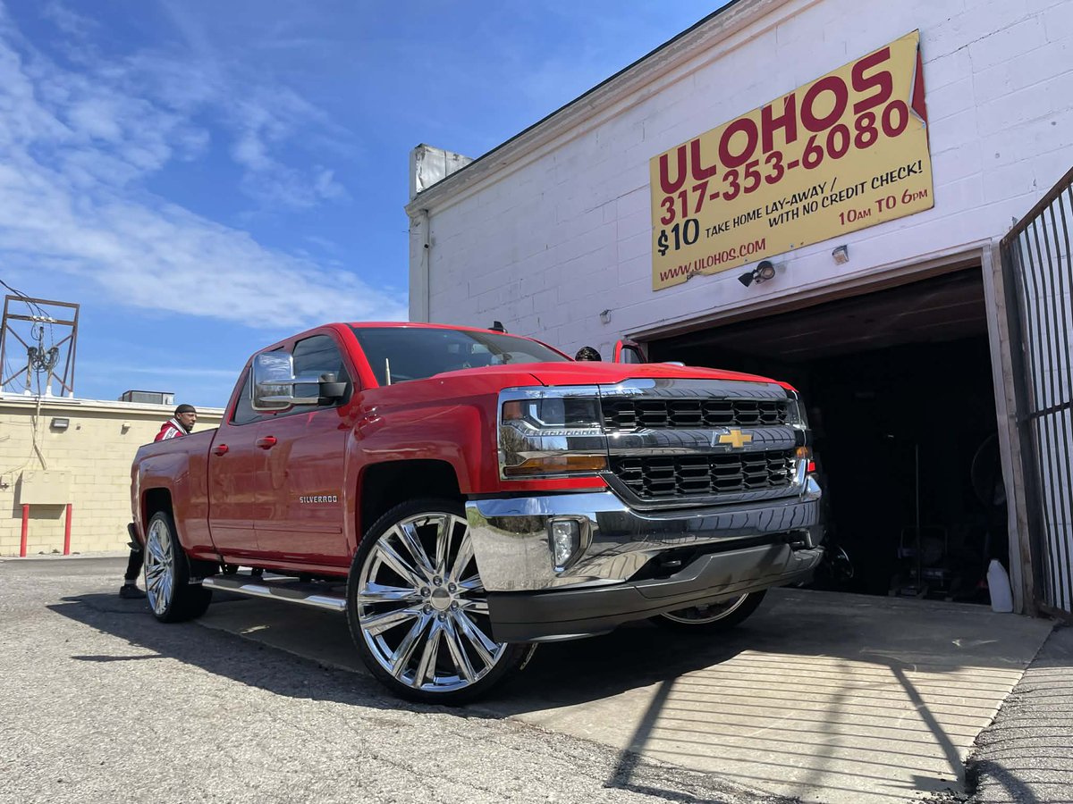 Ulohos.com tweet media