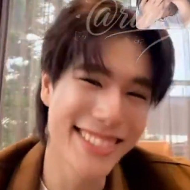 ℐഒℐഒ tweet media