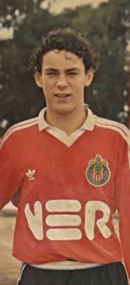 Decíamos hace unos meses.

Daniel Aguirre de Central ?….

Govea de escudo titular?….

Podemos jugar sin Romo?…….

Sepúlveda de segunda punta?……..

etc etc etc….
siempre va un paso adelante de todos