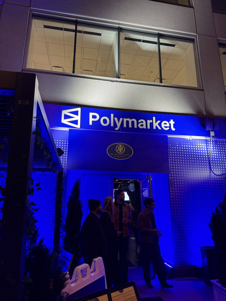 meowtown tweet media