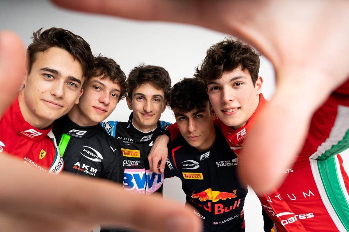 ₘₐgₒ tweet media