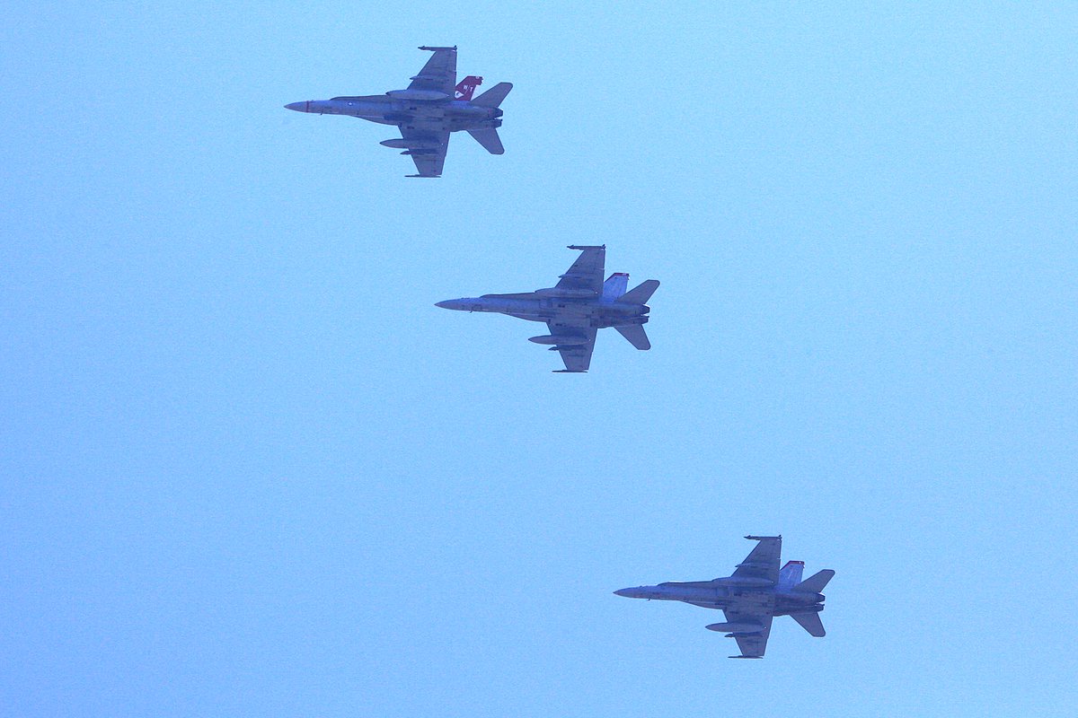 Monsieur365's tweet image. “The Red Devils performed an overhead approach over Yokota Air Base after training.#RJTY #VMFA232 #Yokota #Marines #USMC