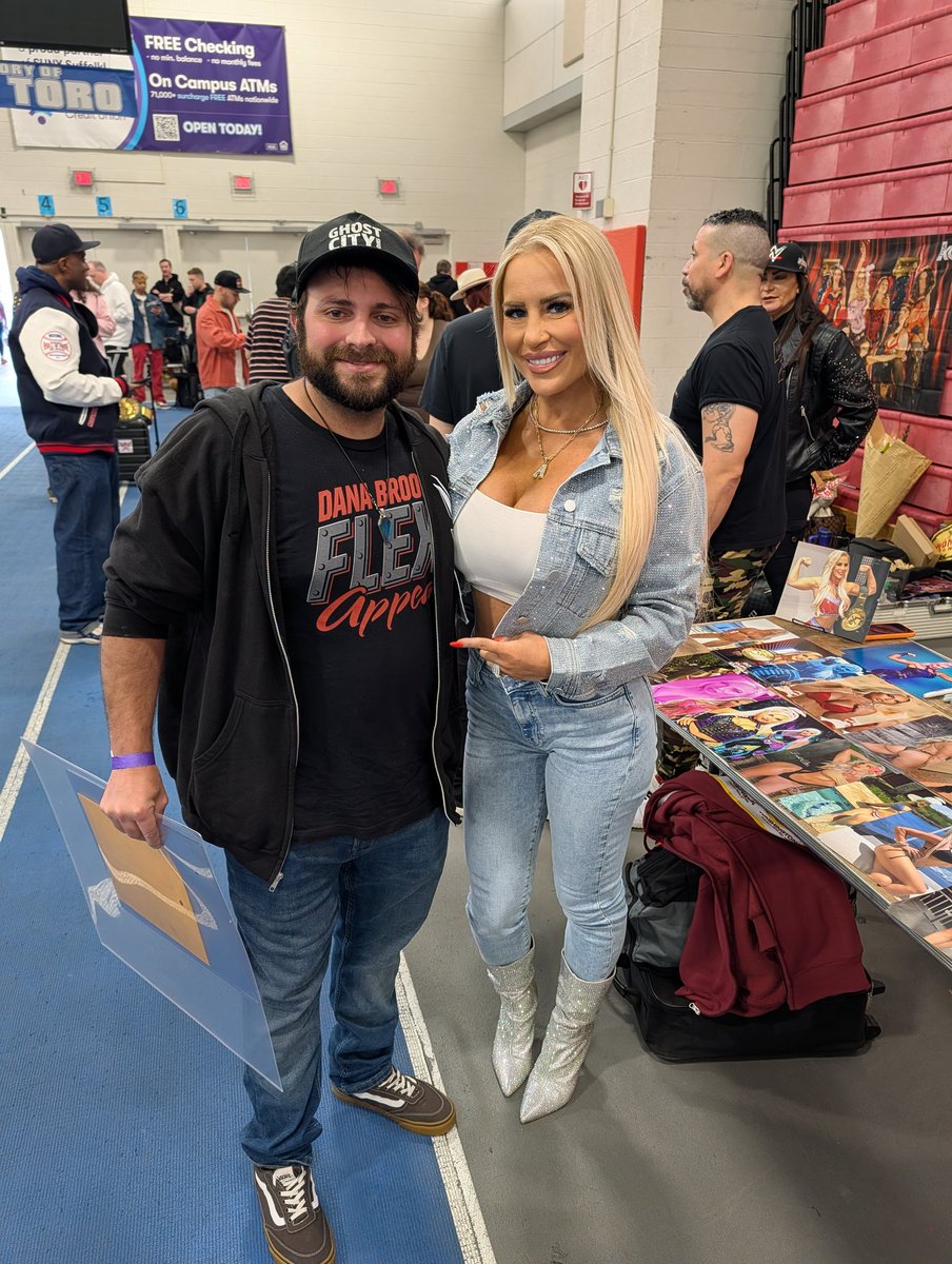 Bry1889's tweet photo. Had a blast at the Big event NY Expo. Its always a pleasure meeting one of my favorite wrestlers @Ashamae_Sebera Hoping to do this event again sometime soon. 💪💯

#BigEventNY https://t.co/9212IAi76U