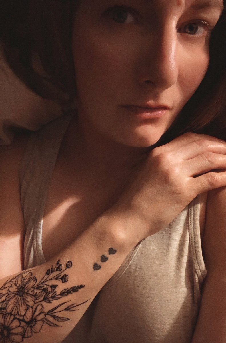 Lädy Ä tweet media