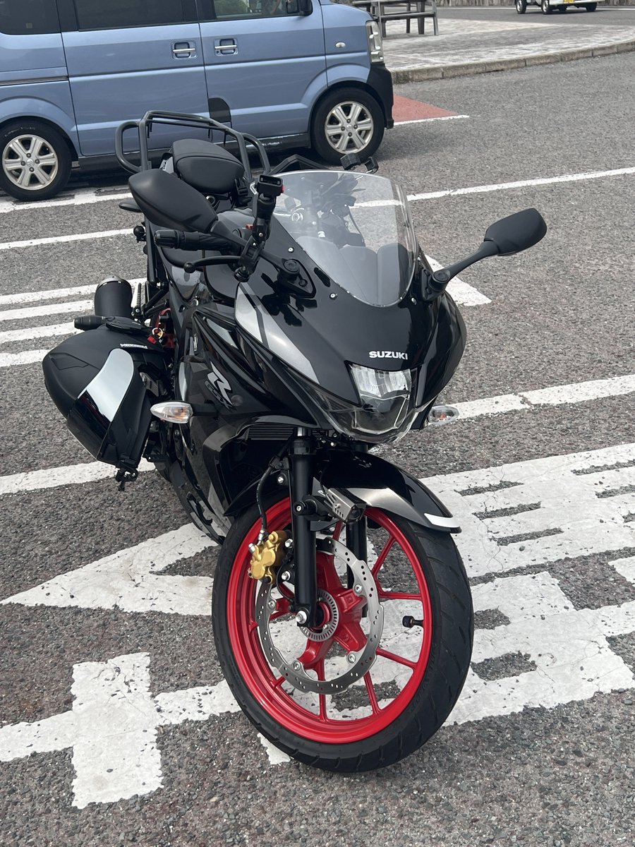 TakaChan__'s tweet photo. よがんす白竜で休憩中

#GSXR125 https://t.co/fuJj4mjwLN