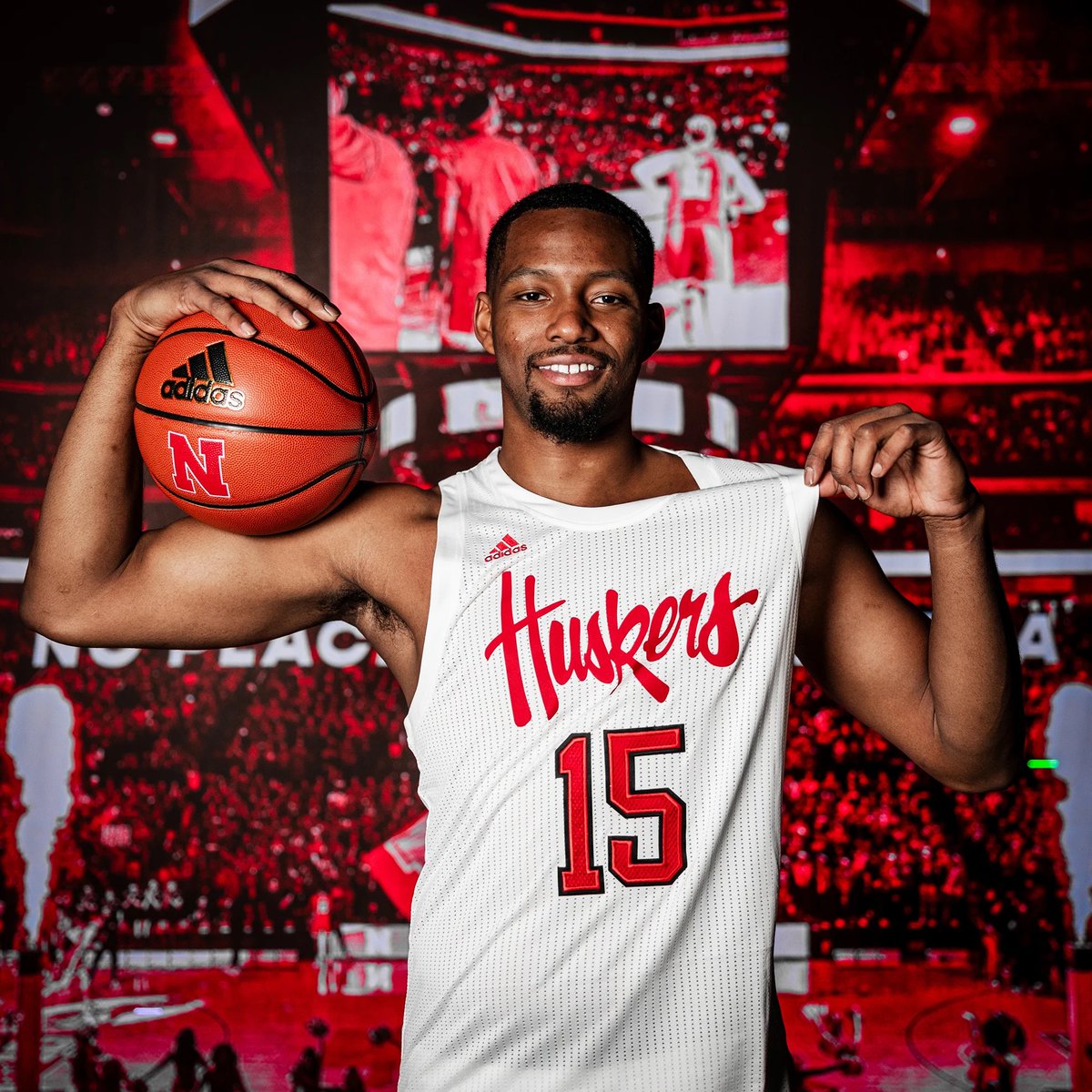 Bad_Homme's tweet photo. @SethDavisHoops @RobinWashut Has anyone seen this man? Last seen a couple games ago shooting 3 pointers. https://t.co/8R2TuCvJQ3