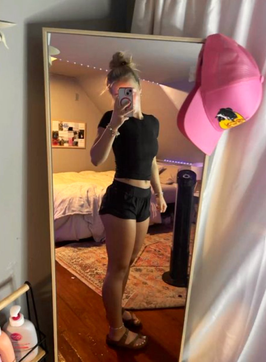 Han91rose's tweet image. This is the last time I’m posting pics of my self on here . I don’t deserve all the horrible and nasty things boys r sending me in DM’s. if u don’t fancy sum1 just move in instead of abusing them.    🌹 

#bullys #blonde #SelfGrowth #confidence #bop #uk