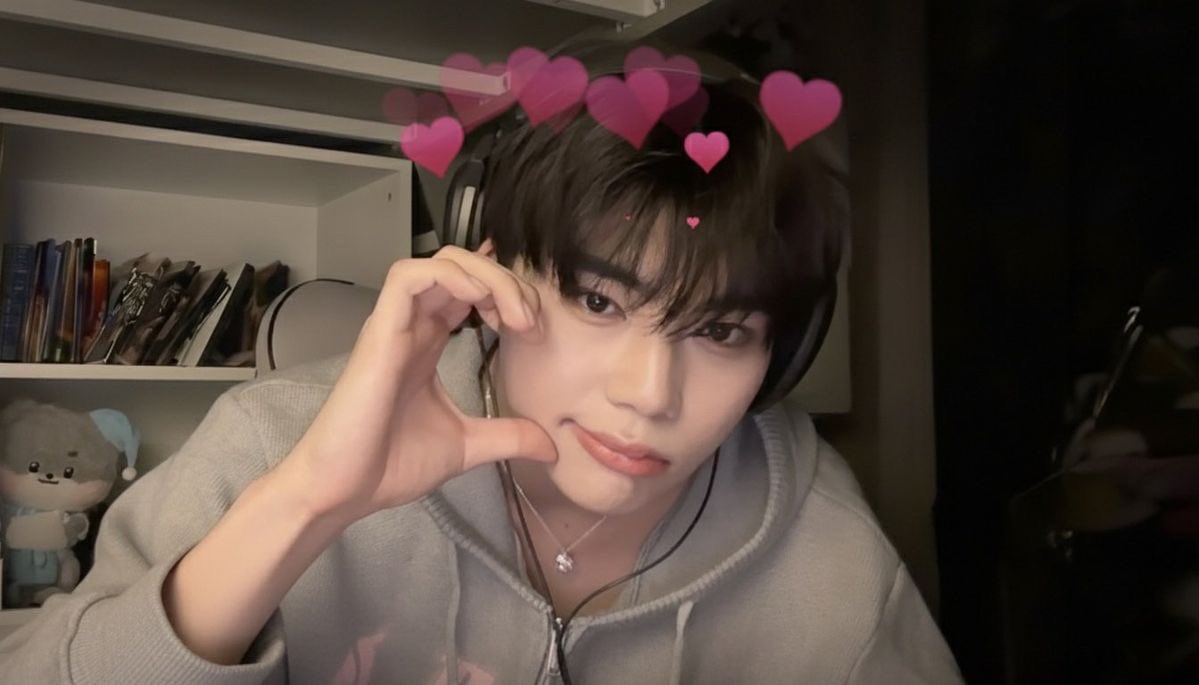 EREN ⭑.ᐟ.ᐟ tweet media