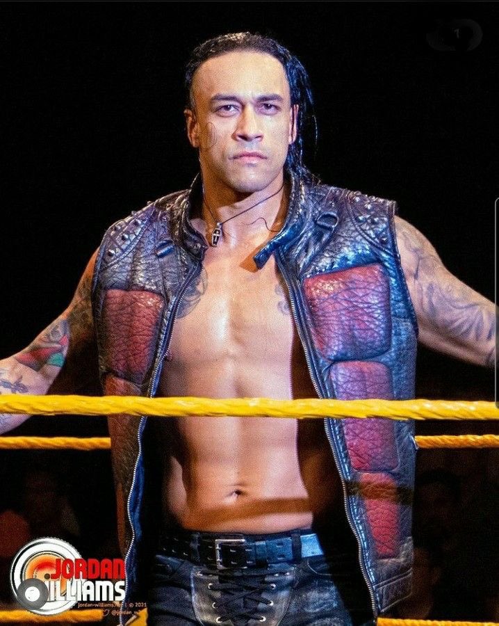 noah 🏹 tweet media