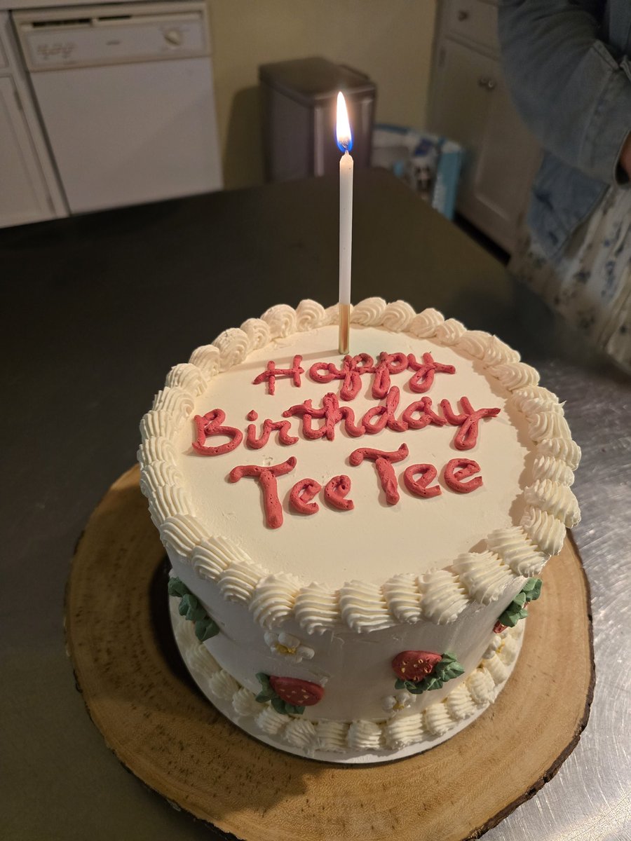 Caterina_Mia_Goth tweet media