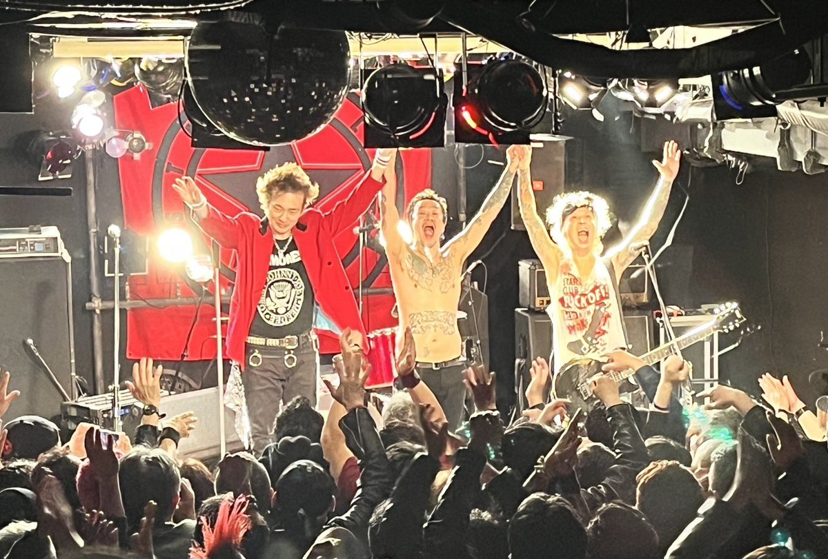 thestarclub's tweet photo. SC89 "20世紀の亡霊" TOUR
GIGS SC FLY TO 50TH ANNIVERSARY
TOUR FINAL 横浜ありがとうございました。TOUR 無事終了���
また7月にお会いしましょう。 https://t.co/RgyzJt4P7l
