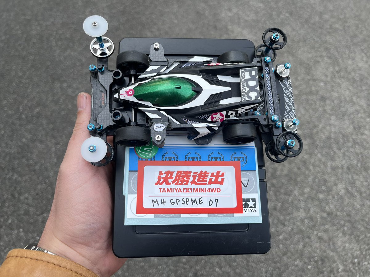 アスト tweet media