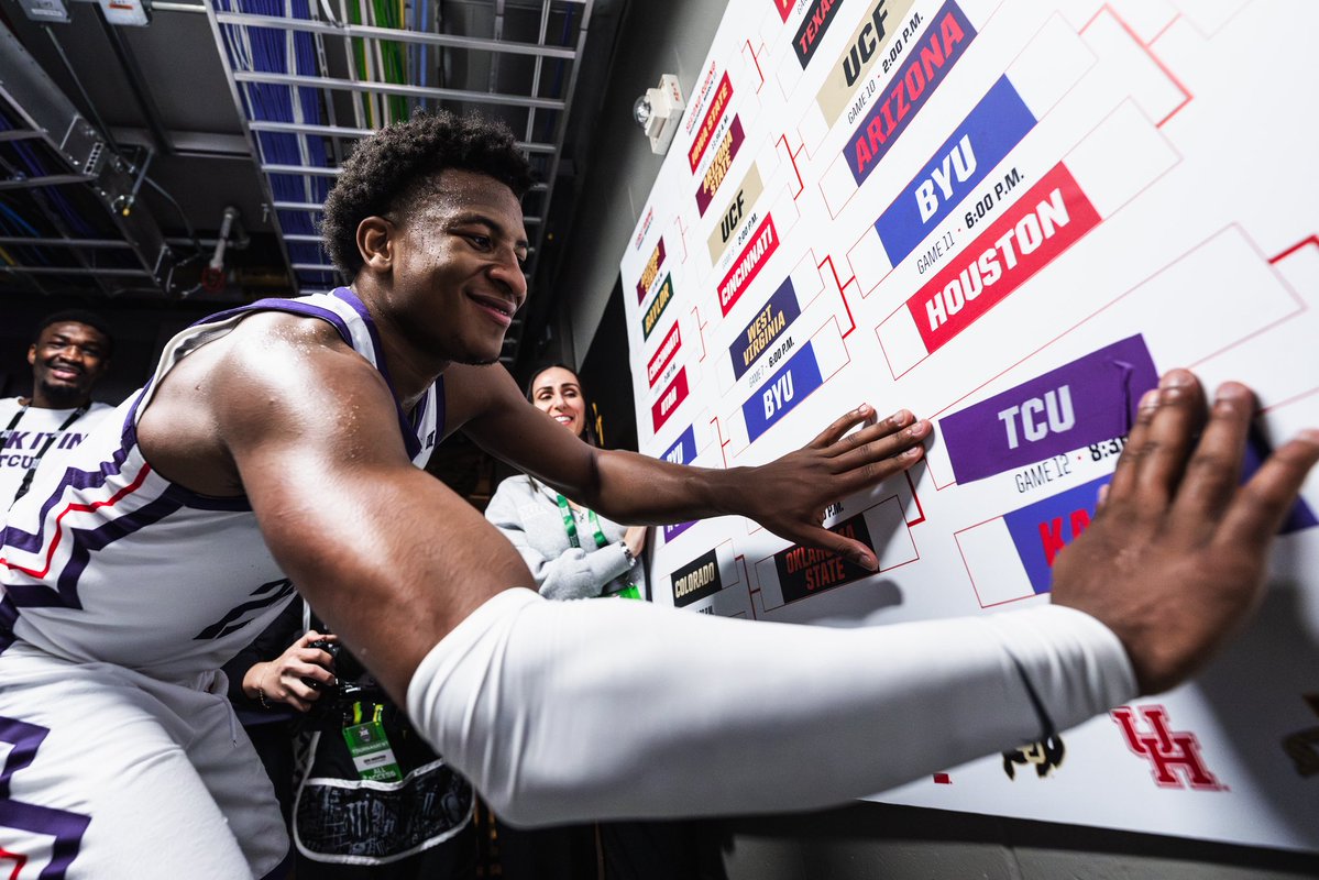 XavierEdmonds14's tweet image. I want to say Thank you to the TCU fans and everyone who stuck with us and believed in us! Couldn't have mapped out a better way to start off my first division one year.💜