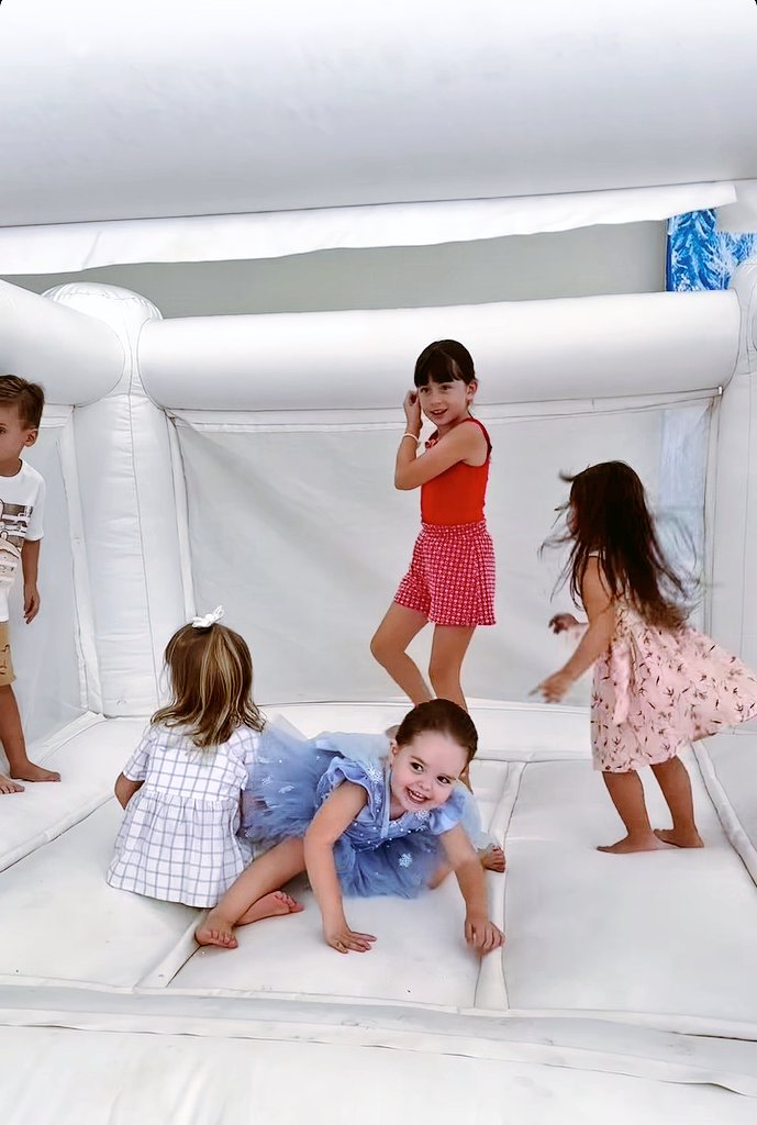 Brenda Angélica 💛 tweet media