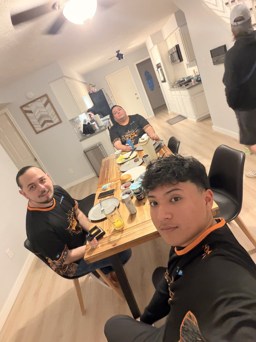 Q 🔜 Houston tweet media