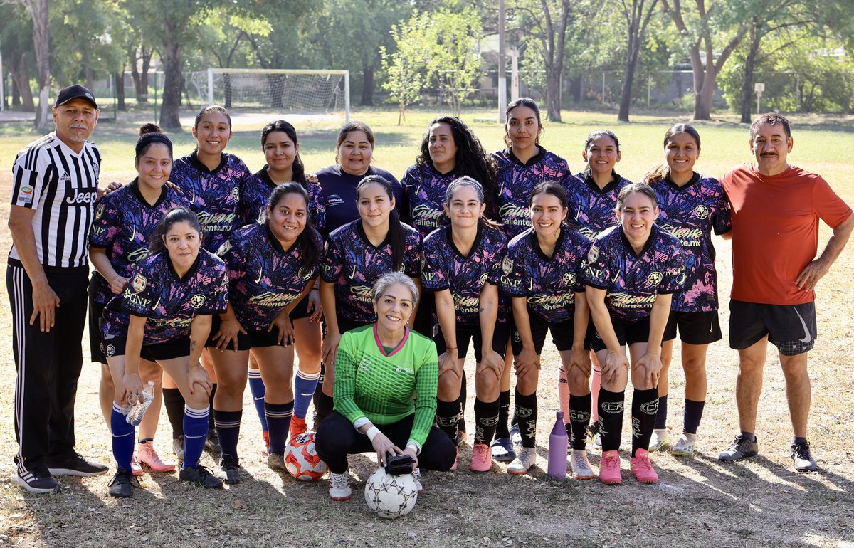 AseTamOficial's tweet photo. El equipo femenil de la Auditoría Superior del Estado inició el torneo SUSPET con victoria de 4-1 ante Distrito de Salud 1.
Felicidades por este gran arranque.
#ASETamaulipas #SUSPET #Tamaulipas https://t.co/4wIoLWYiSh