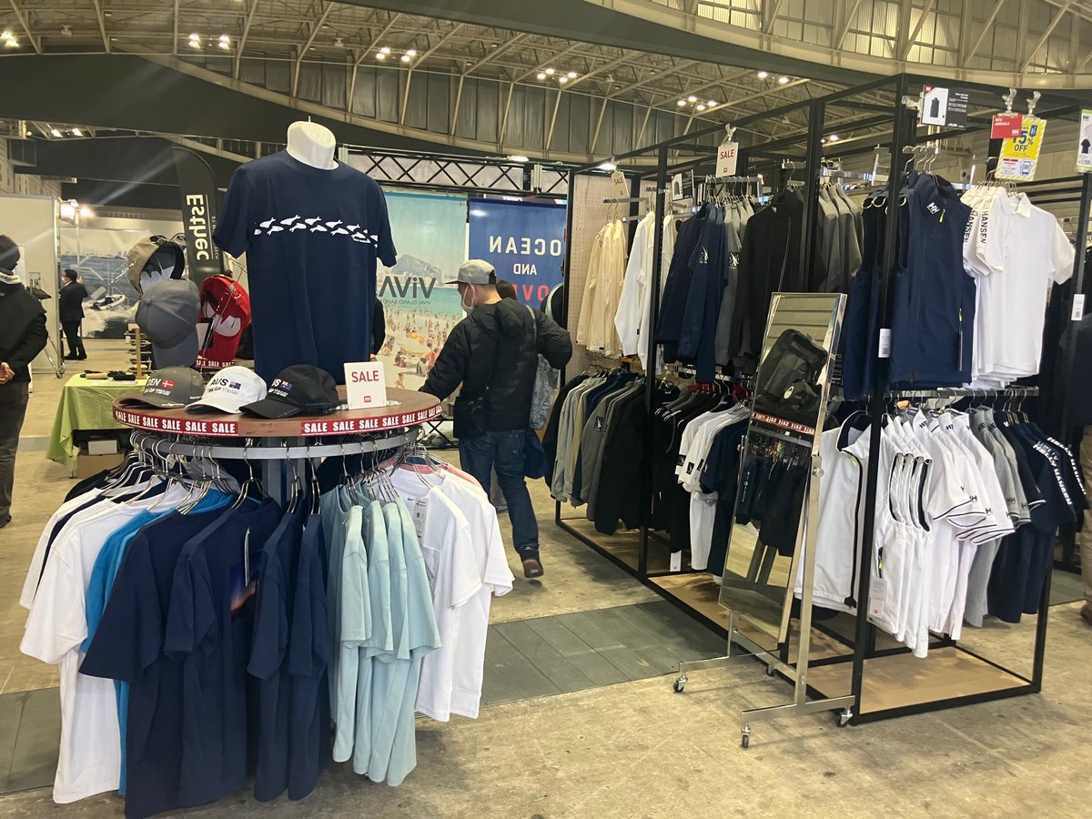 BoatshowJapan's tweet photo. パシフィコ横浜のボートショーでは、マリンならではのアイテムも豊富に出店！PVCコーティングされた超軽バッグや、マリーナで滑らない��ッキシューズ。ボートショー期間中だけのセールアイテムも！

＜オンラインショッ��もあります＞
https://t.co/CxBmH2MdxX
#ボートショー2026 #ボートショー #パシフィコ横浜 #横浜ベイサイドマリーナ #八景島 #ぷかりさん橋 #日本丸 #横浜イベント #横浜 #おでかけ #横浜おでかけ #ボート #ヨット #PWC #クルージング #釣り #海 #海が好き