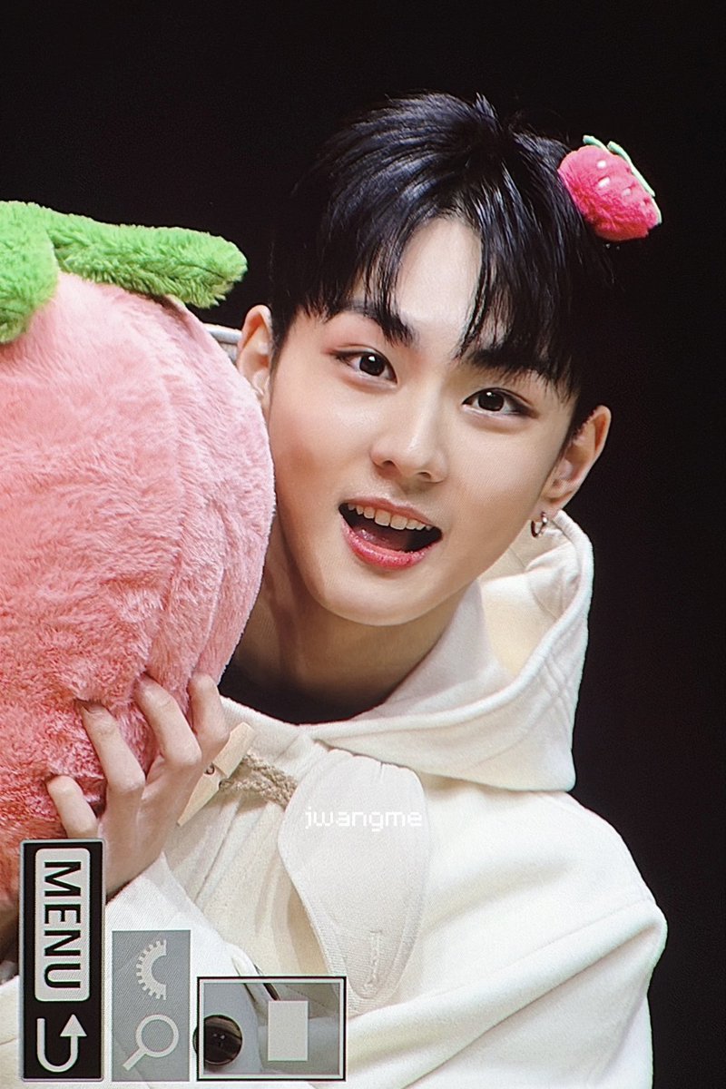 ཐི rie ཋྀ tweet media