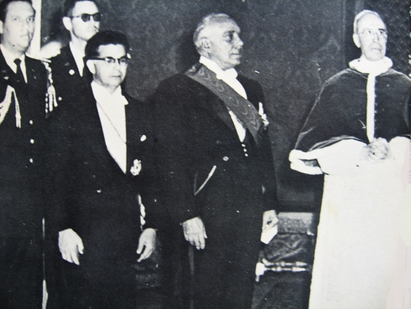 PalestinaRD's tweet photo. @matiasgarciard Balaguer era un dictador asesino, mano derecha de Trujillo, y tú lo apoyas... https://t.co/67bb66sS83 https://t.co/YsKWCXX7lh