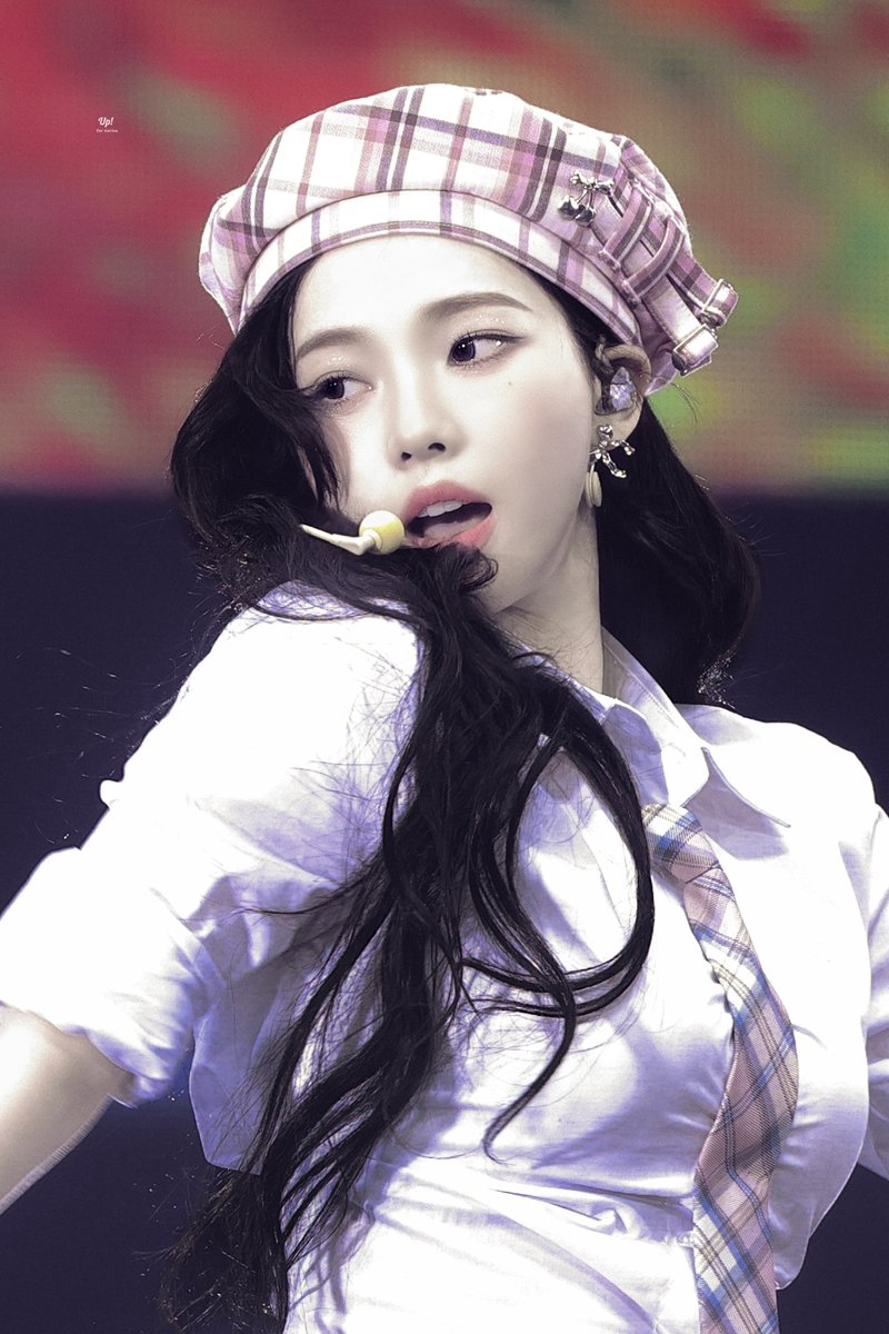 0411_UP's tweet photo. 250111 SMT
내가 좋아하는🦷💕
#aespa #에스파 #Karina #카리나 https://t.co/KMopHDCGjz