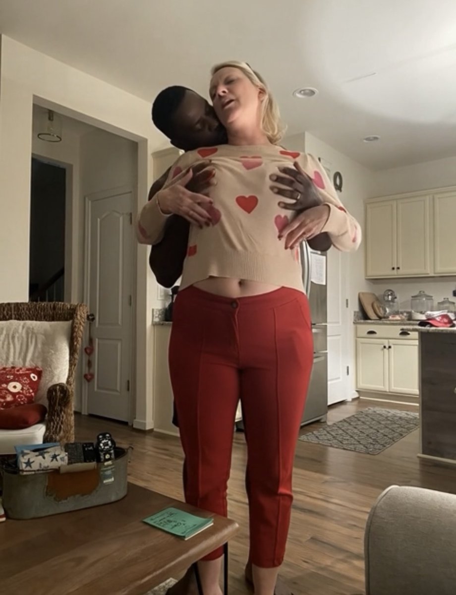 SexyMilfQ tweet media