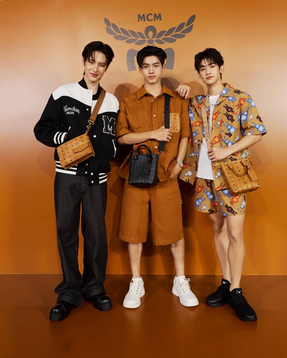 _Hello.98 tweet media