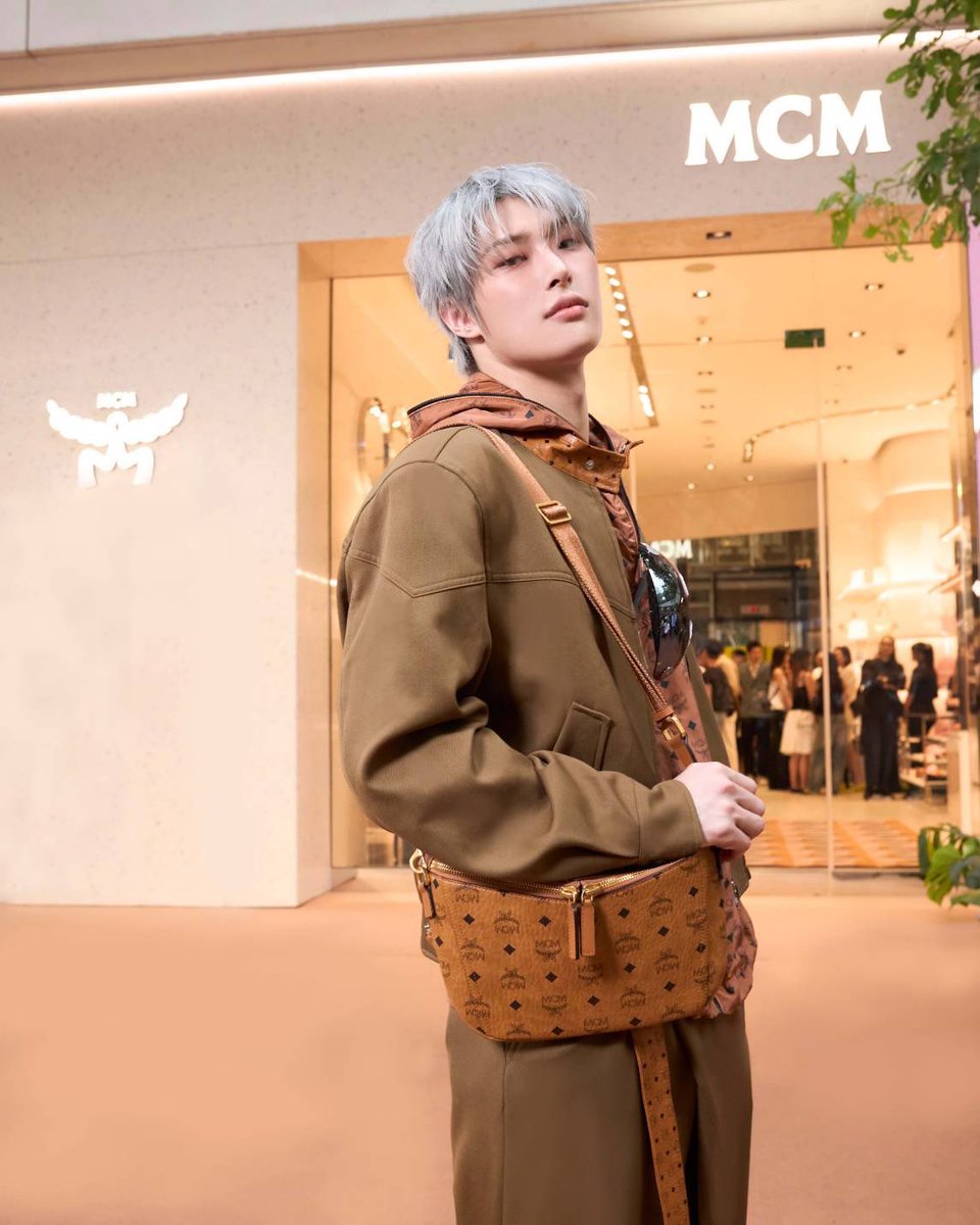 _Hello.98 tweet media