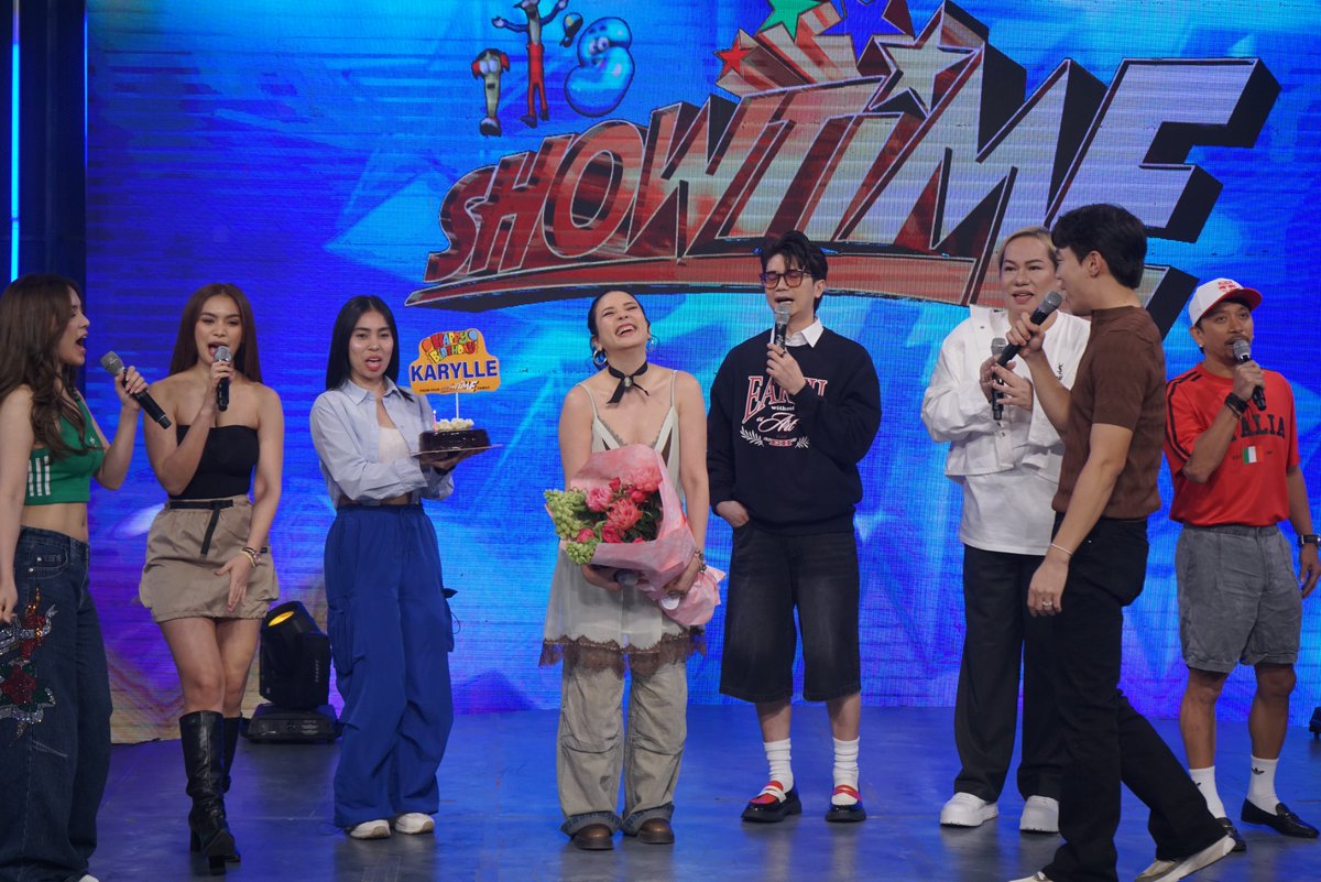 It's Showtime tweet media