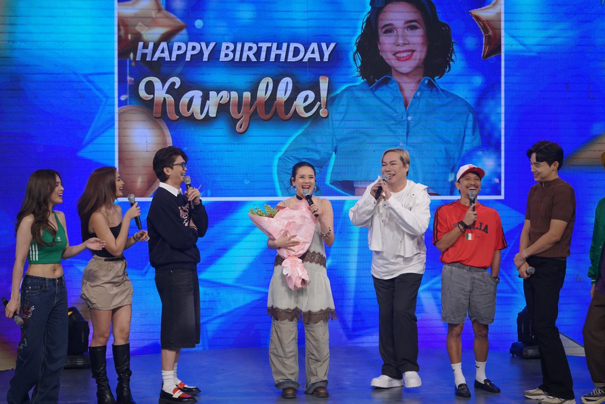 It's Showtime tweet media