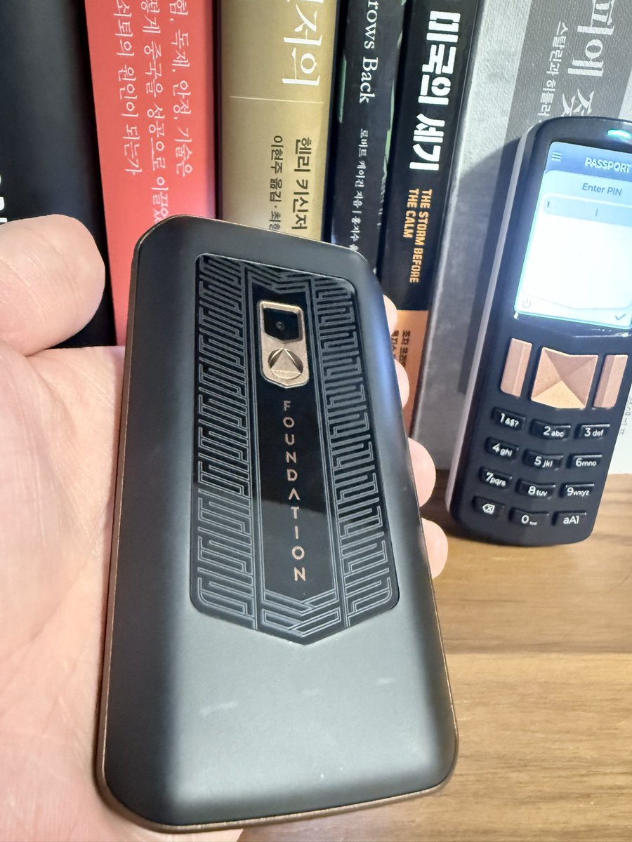 papamoons tweet media