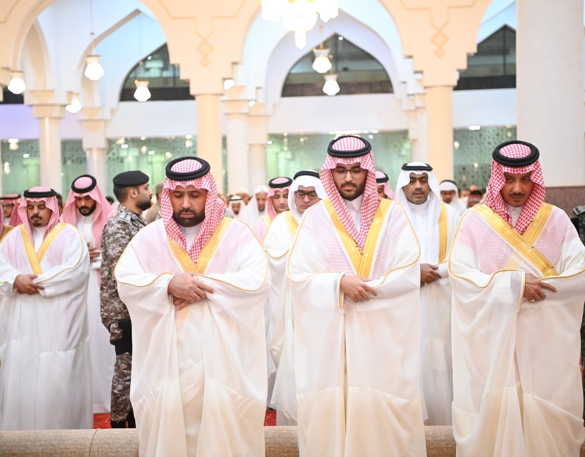 jazangov's tweet photo. سمو أمير منطقة جازان 
#محمد_بن_عبدالعزيز
يؤدي مع جموع المصلين صلاة #عيد_الفطر المبارك، بجامع خادم الحرمين الشريفين في مدينة جيزان. https://t.co/KW0eXcw1xb