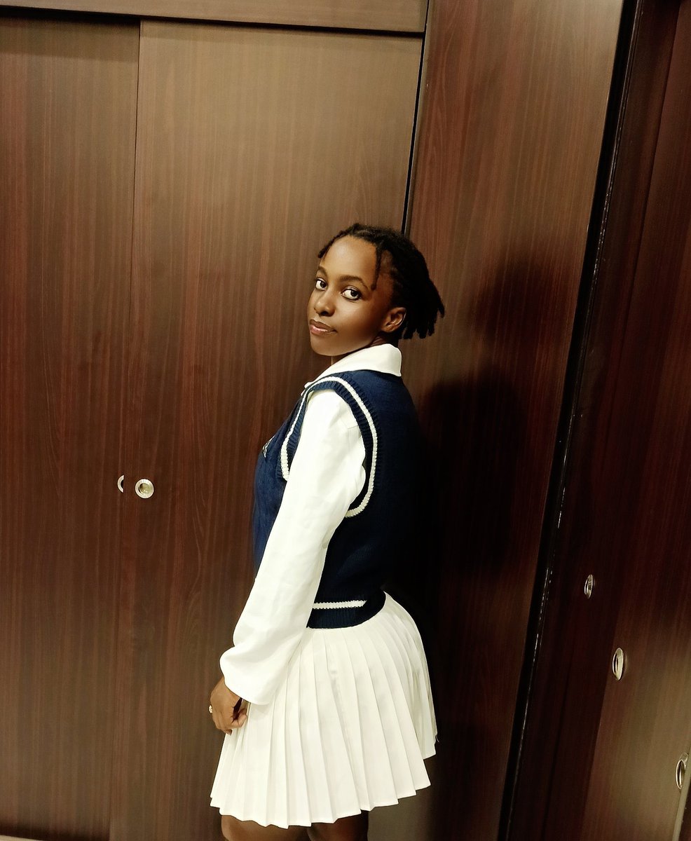 Epitome✌️🎻🇺🇬🇫🇷 tweet media