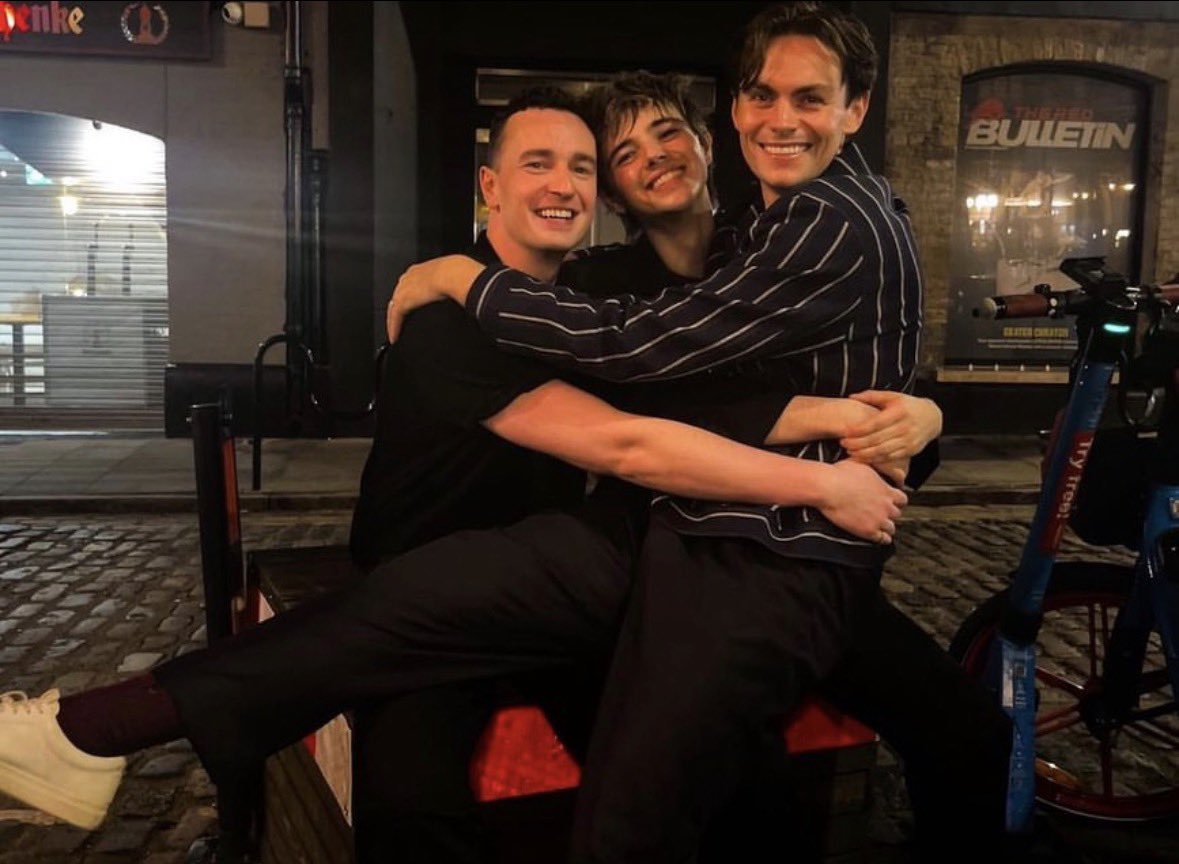 Zuzu 🌹🪑 tweet media