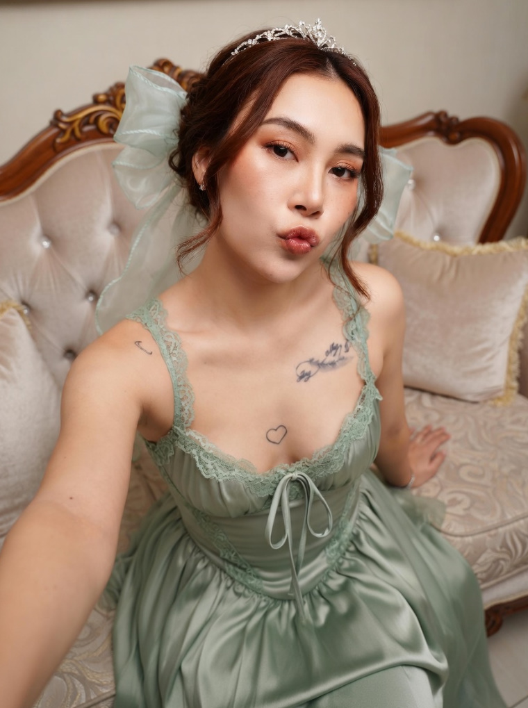 canonfree89's tweet photo. ระหว่างส่งให้แฟน กับ ส่งให้กิ๊ก 5555 https://t.co/MpOELOQAwJ