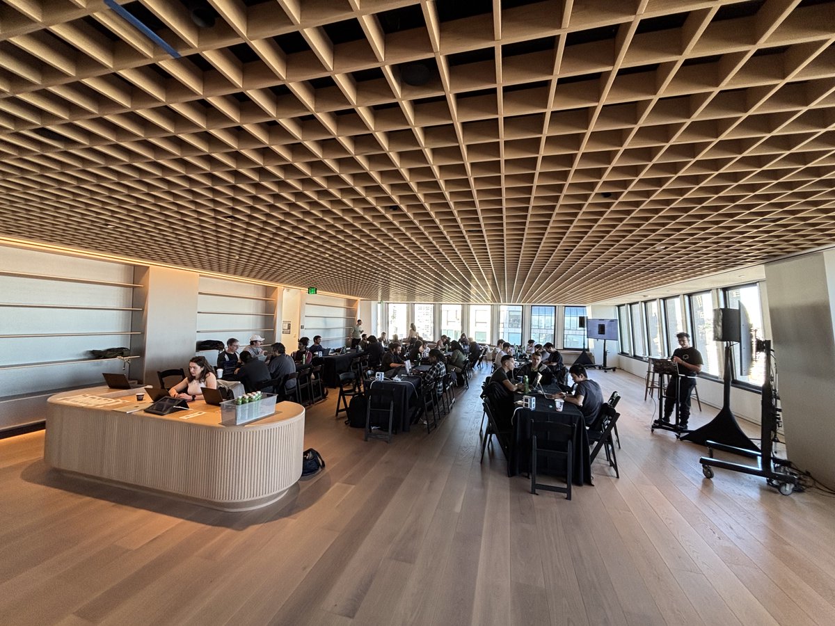 Julian Gay tweet media