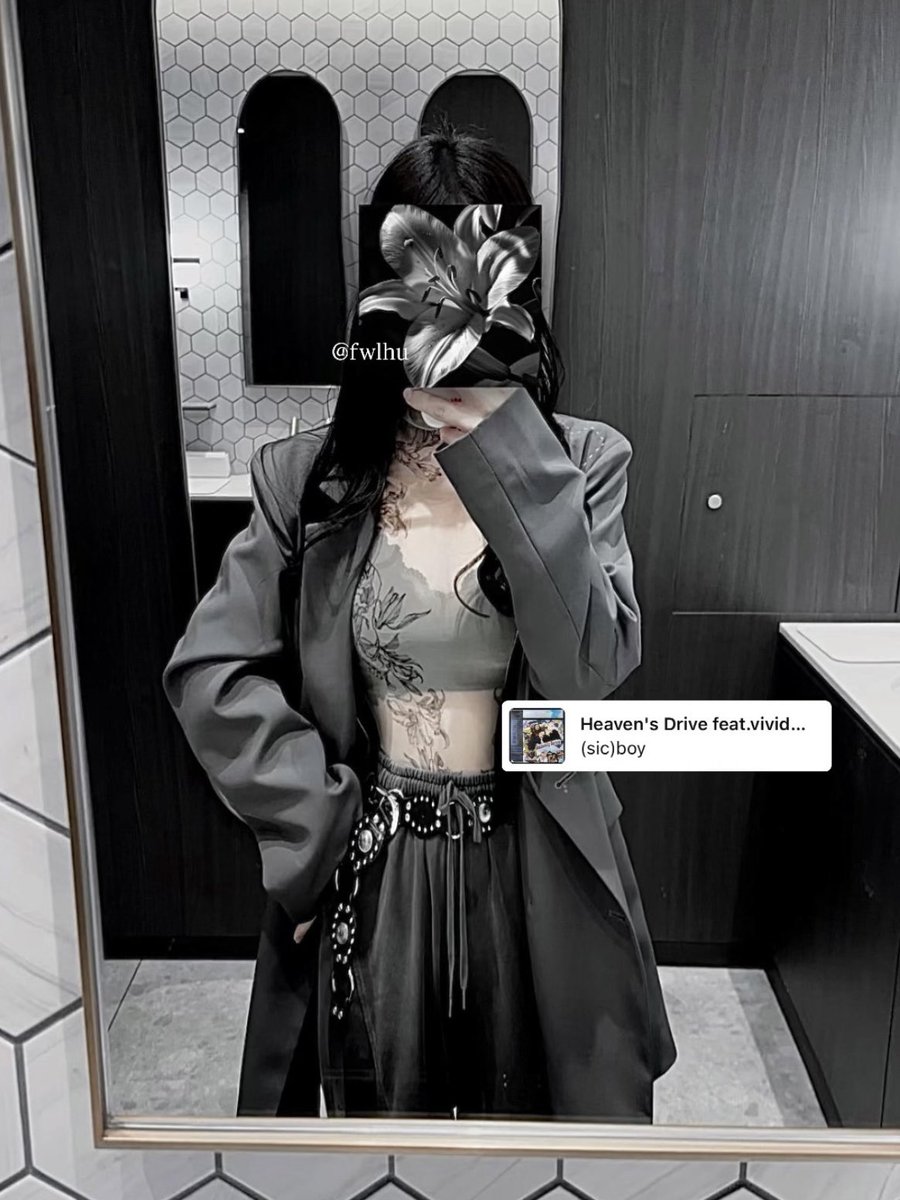 ︎︎☾ tweet media