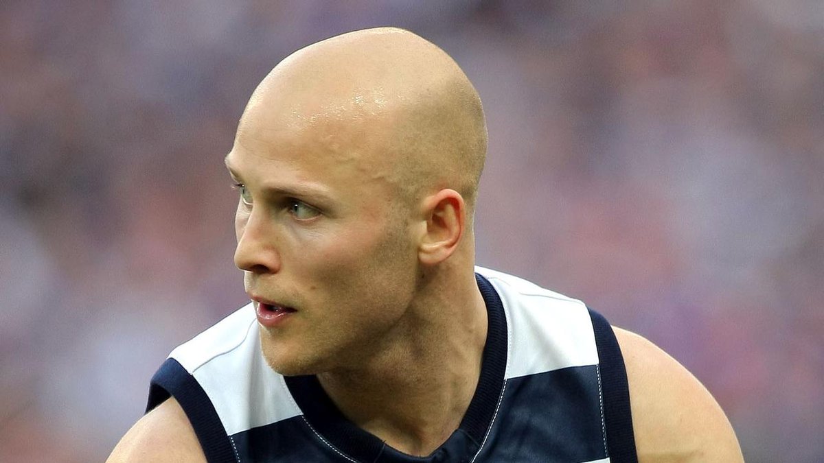 there is no panic tweet media